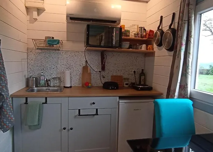 Of The Apple Meadow Savigny-le-Vieux