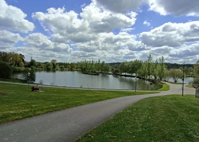 Of The Apple Meadow * Savigny-le-Vieux